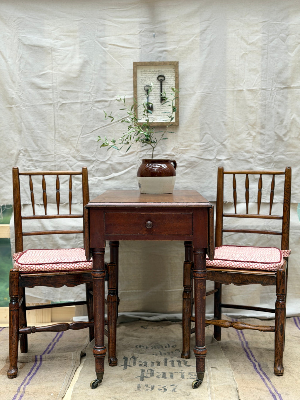 English Late 19th Century Pembroke Table with Antique Ash & Elm Country Chairs
